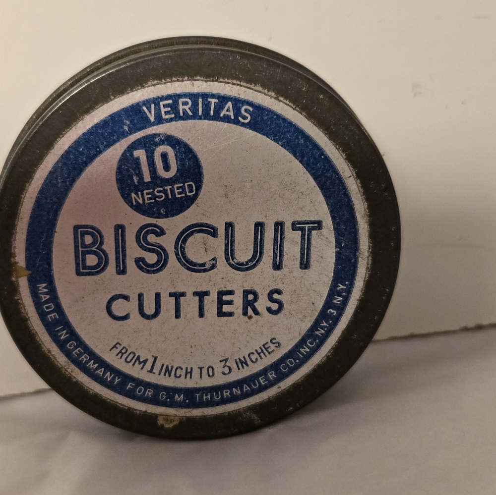 Veritas Blue and Silver Biscuit Cutter Set